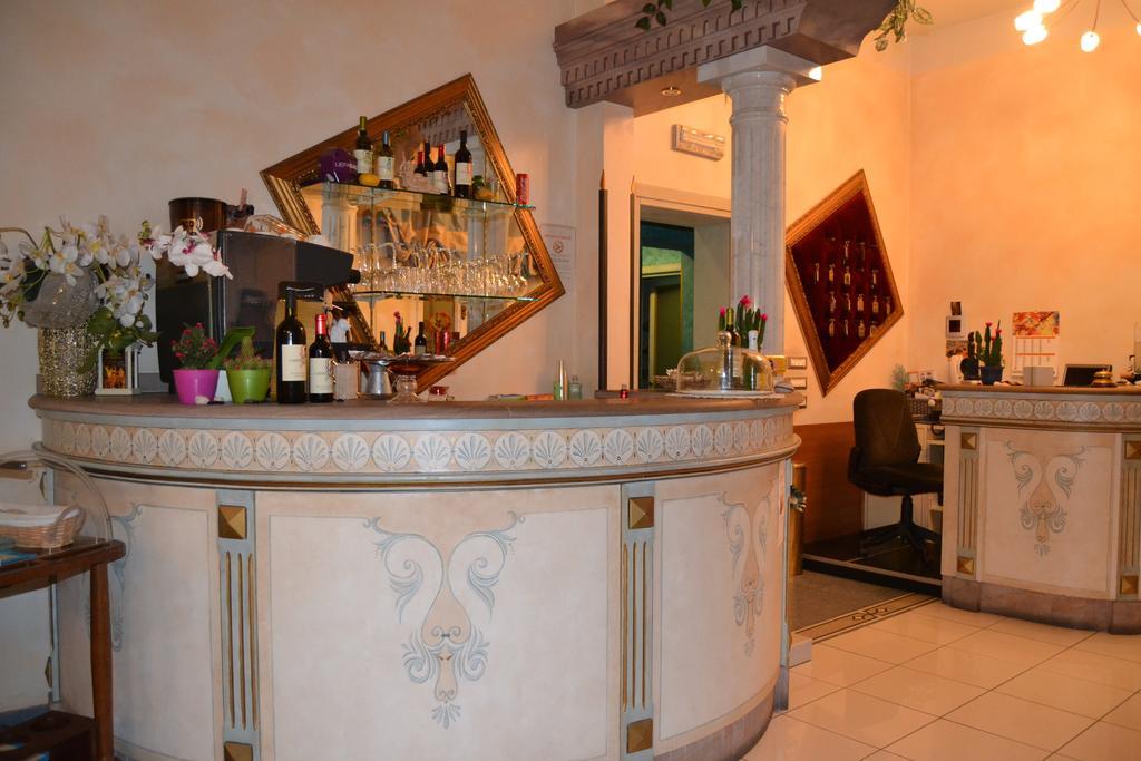 Hotel Soggiorno Athena Пиза Экстерьер фото