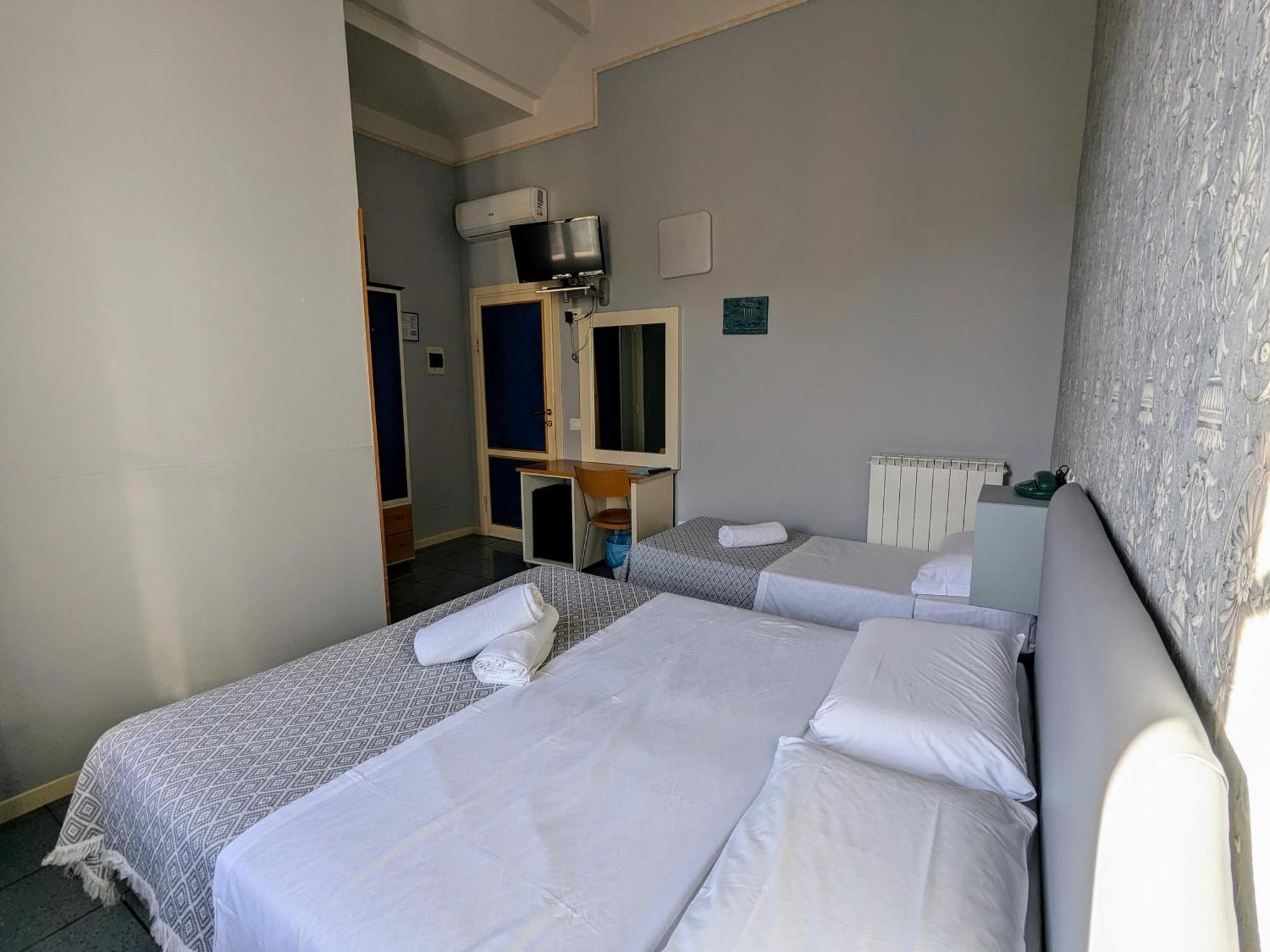Hotel Soggiorno Athena Пиза Экстерьер фото