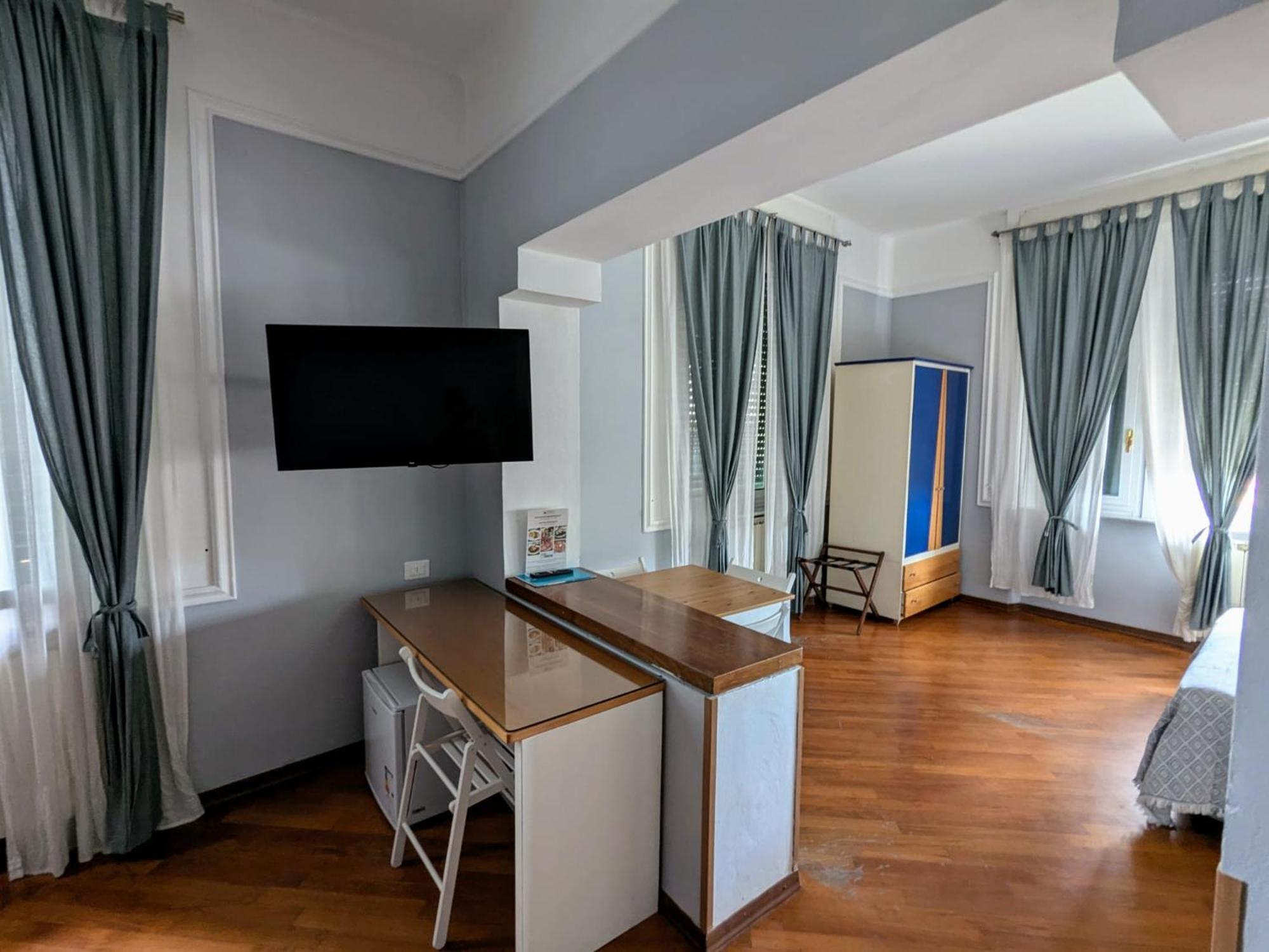 Hotel Soggiorno Athena Пиза Экстерьер фото